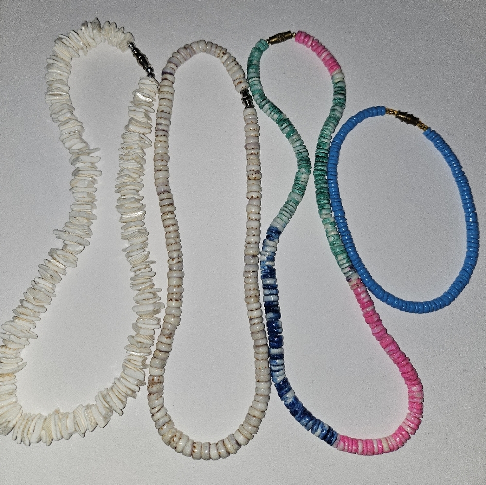 Beach style necklace with ankle bracelet.